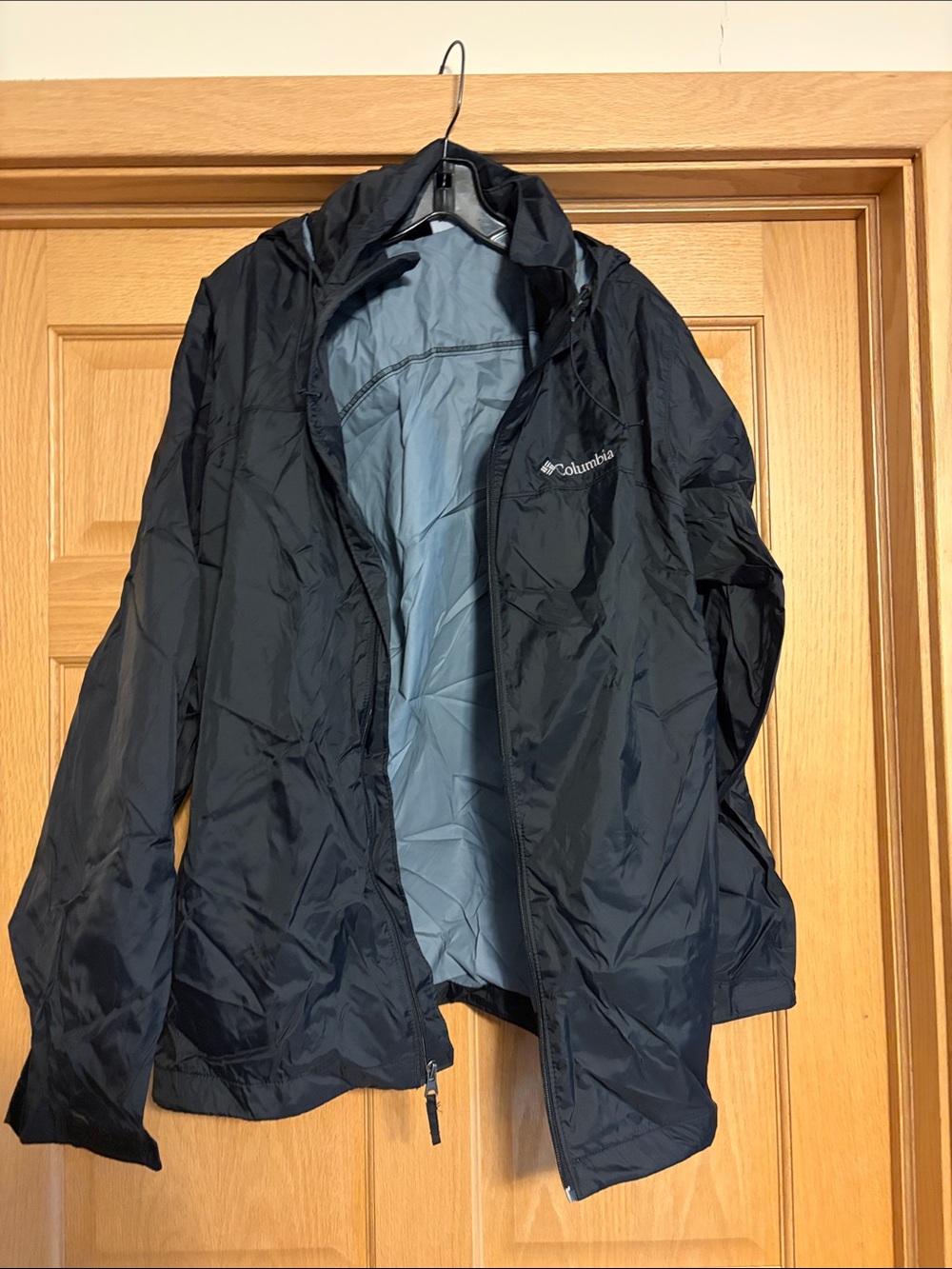 Columbia Men’s Black Hooded Rain Jacket